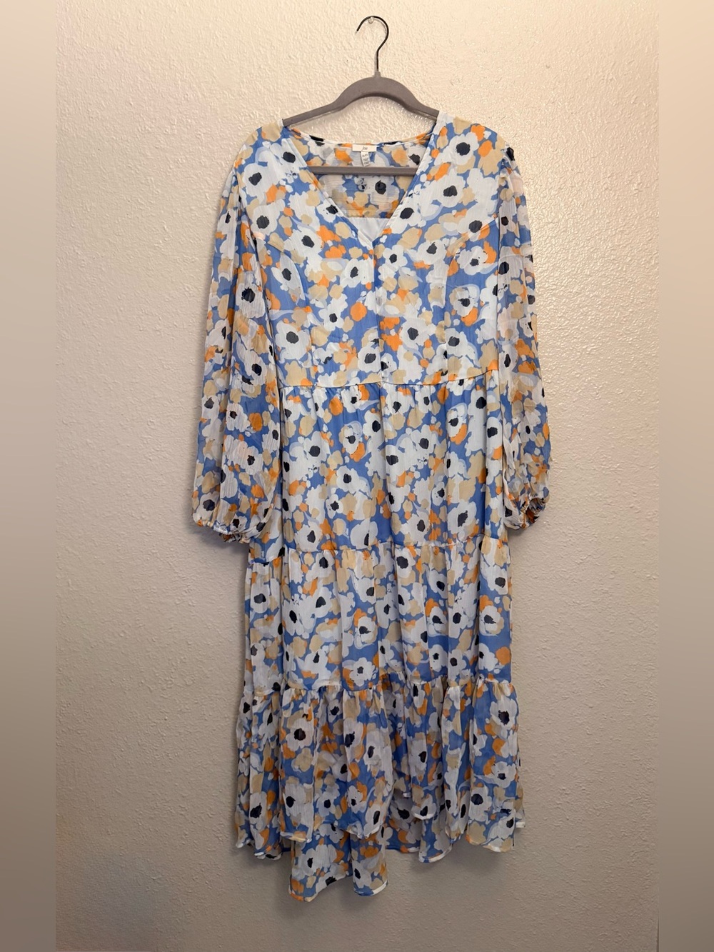 Floral Tiered V-Neck Midi Dress
